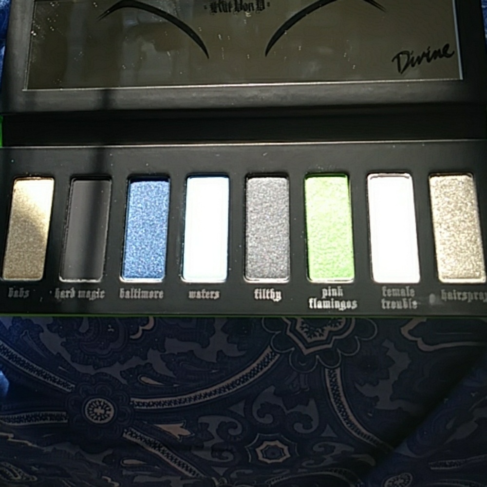 💜Kat Von D's "I Am Divine" Palette 💜Lipstick💋 - Picture 4 of 7